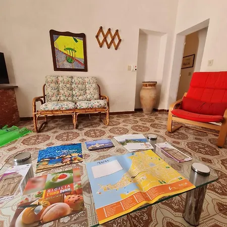 La Casa Di Luciano Centro Apartment